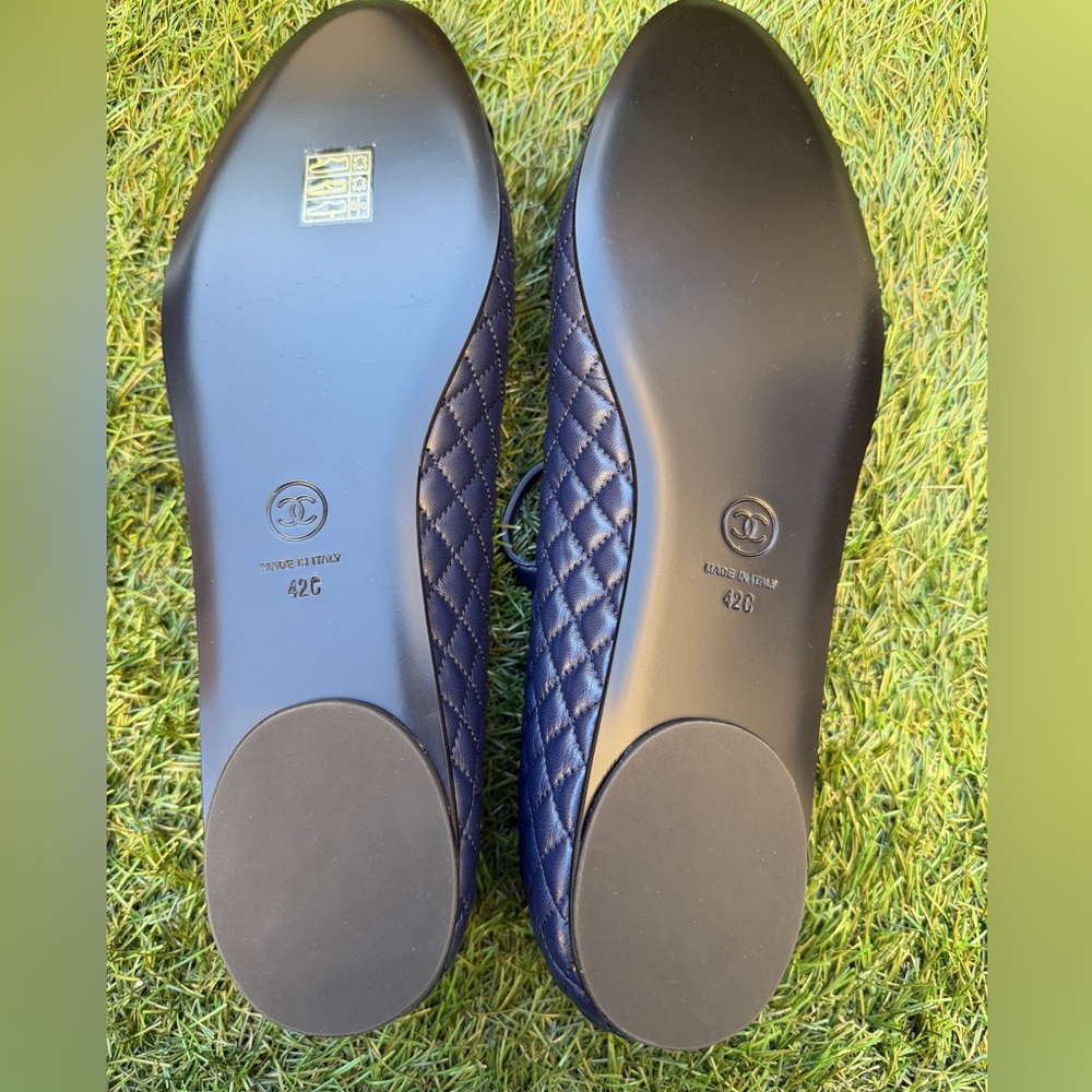 CHANEL CC LOGO BLUE LEATHER MARYJANE BALLET FLATS SHOES QUILTED BLACK CAP TOE 42 - Picture 16 of 17